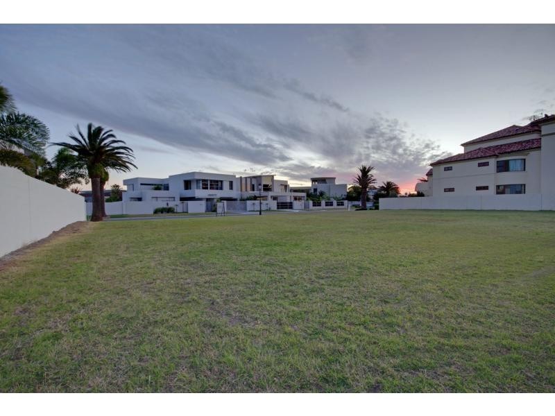 Sovereign Islands QLD 4216