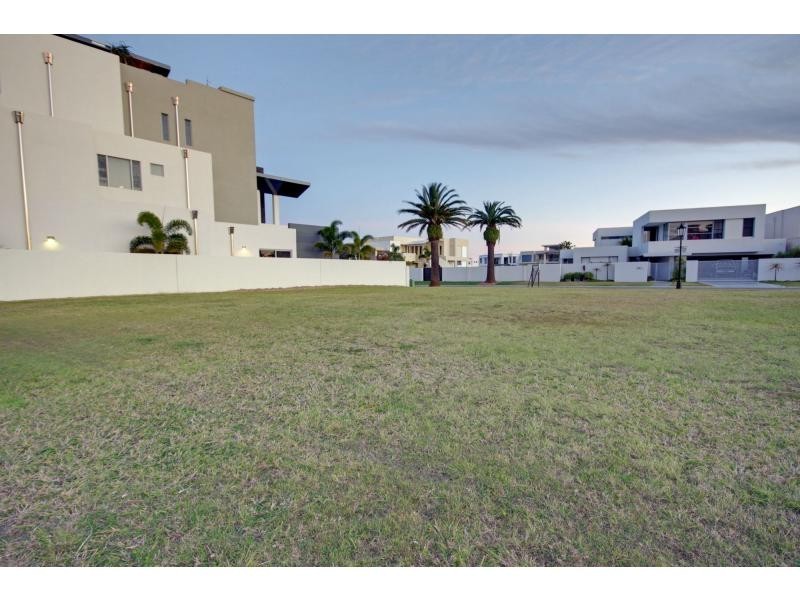 Sovereign Islands QLD 4216