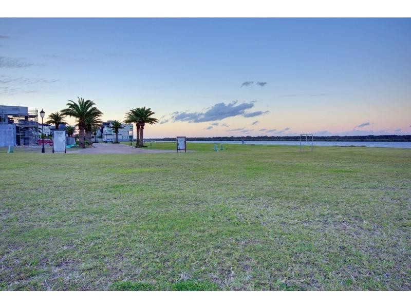 Sovereign Islands QLD 4216