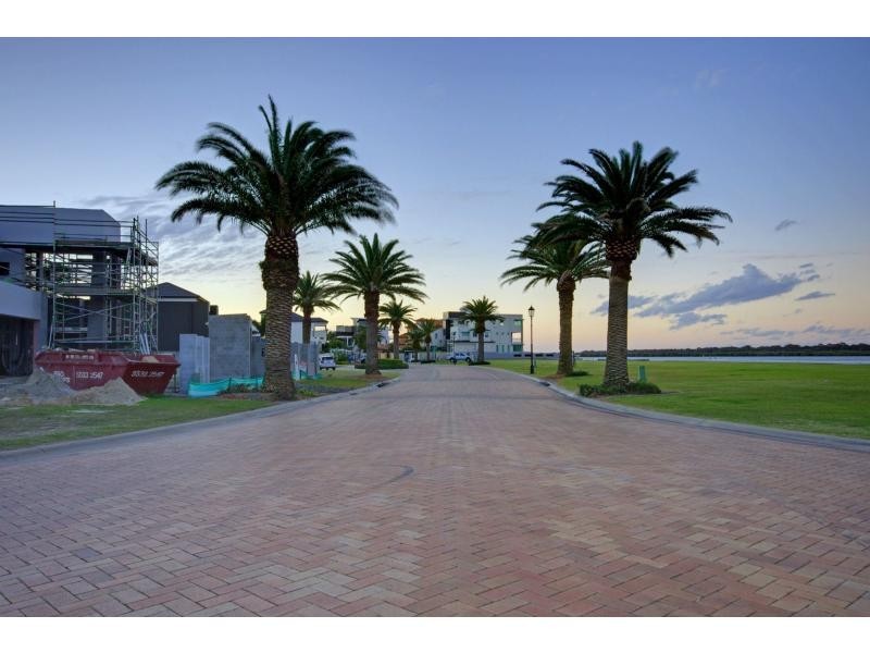 Sovereign Islands QLD 4216