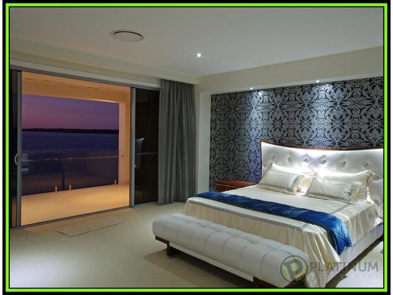 Sovereign Islands QLD 4216