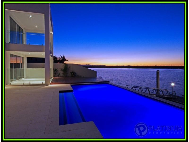 Sovereign Islands QLD 4216