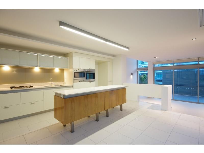 Paradise Point QLD 4216