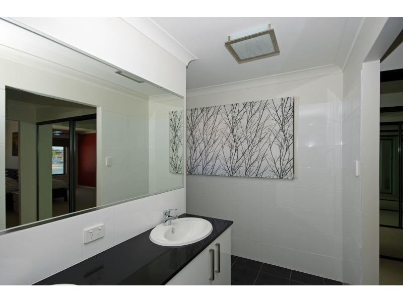 Paradise Point QLD 4216