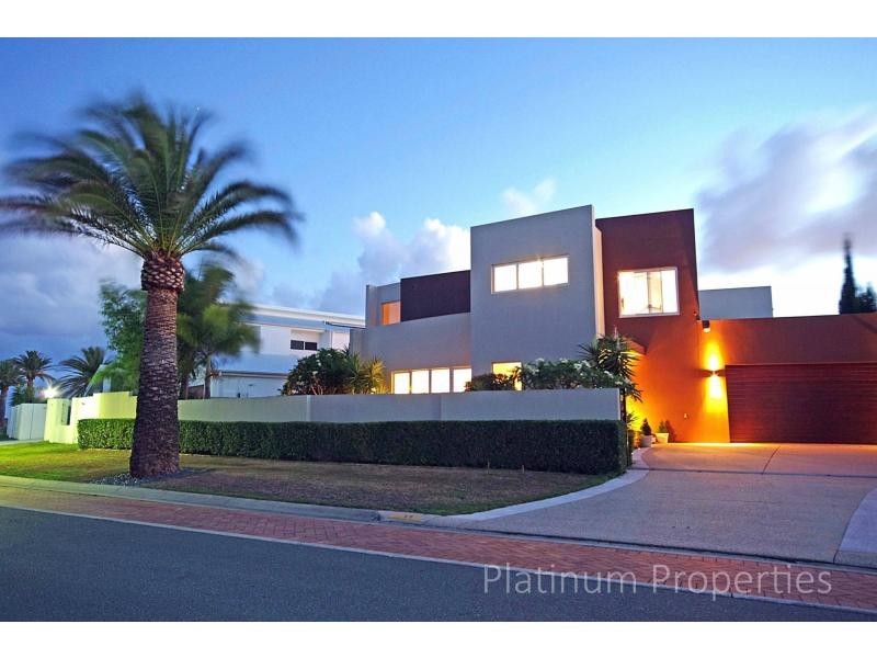 Sovereign Islands QLD 4216