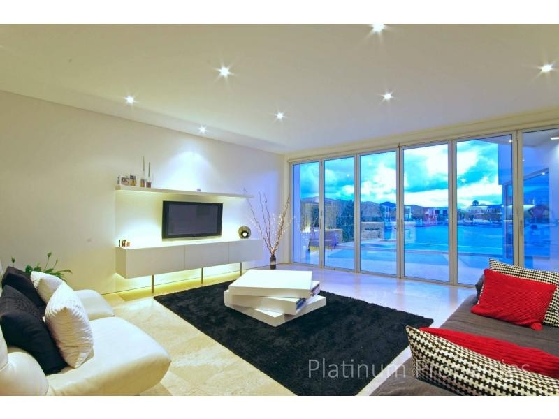 Sovereign Islands QLD 4216