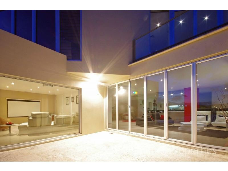 Sovereign Islands QLD 4216