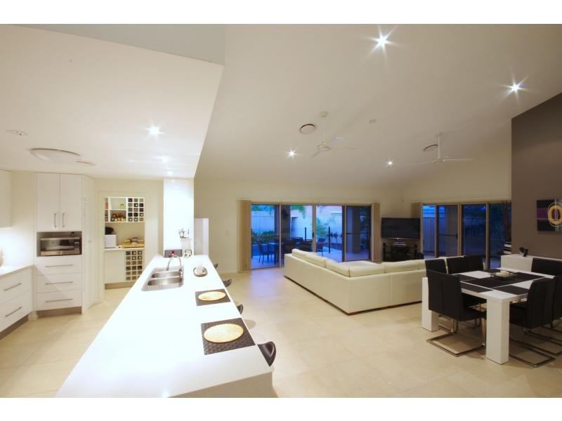 Coombabah QLD 4216