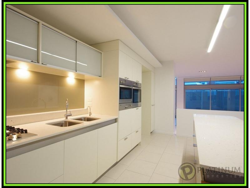 Paradise Point QLD 4216