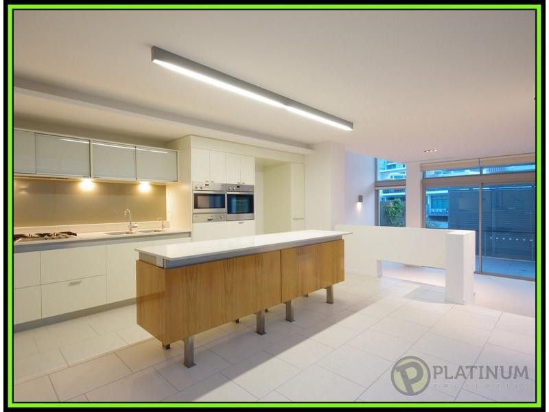 Paradise Point QLD 4216