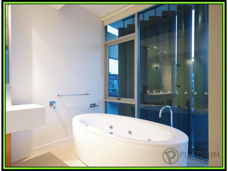 Paradise Point QLD 4216