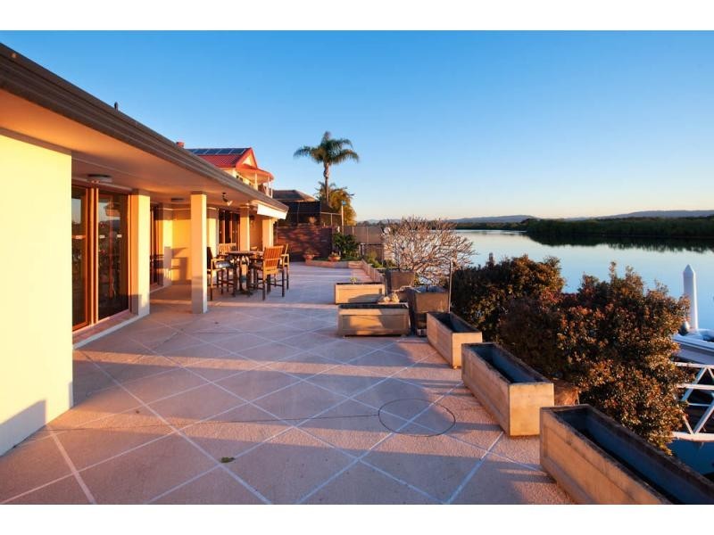 Paradise Point QLD 4216