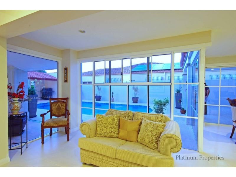 Hope Island QLD 4212