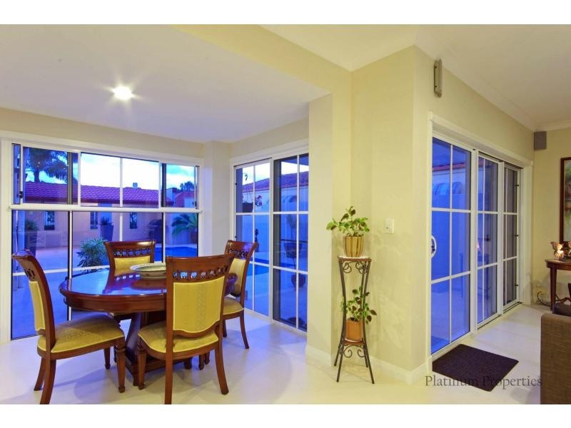 Hope Island QLD 4212