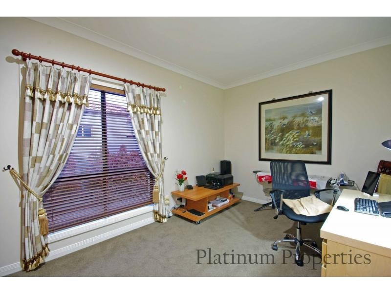 Hope Island QLD 4212