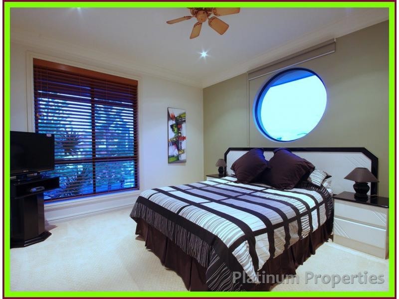 Sovereign Islands QLD 4216