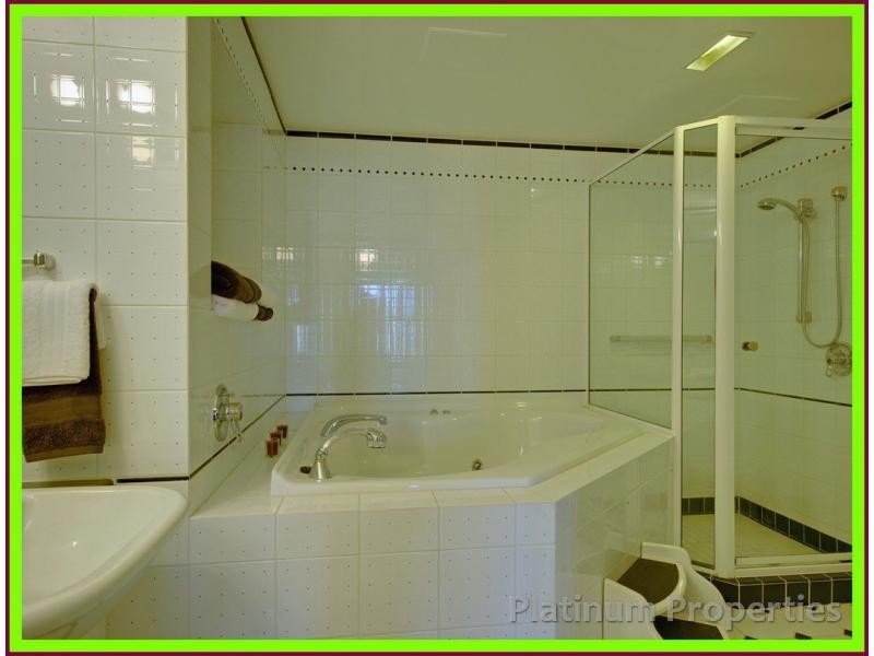 Paradise Waters QLD 4217