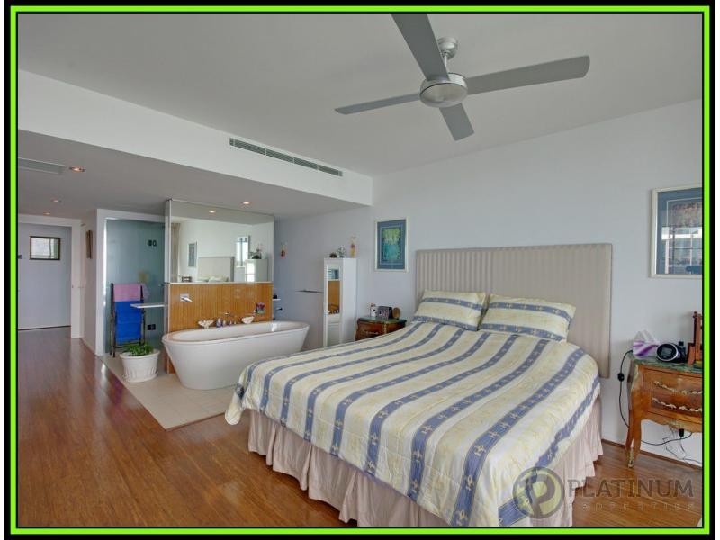 Paradise Point QLD 4216