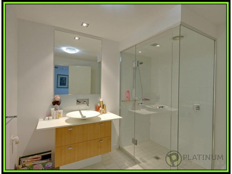 Paradise Point QLD 4216