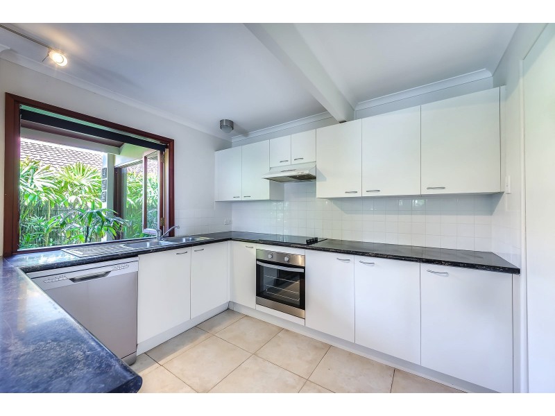 63 Errol Ave, Paradise Point QLD 4216