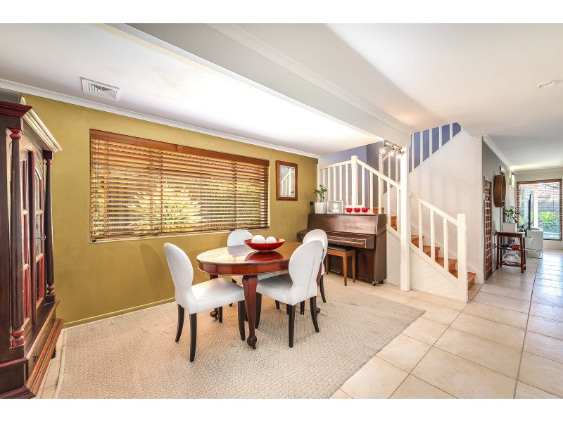 63 Errol Ave, Paradise Point QLD 4216