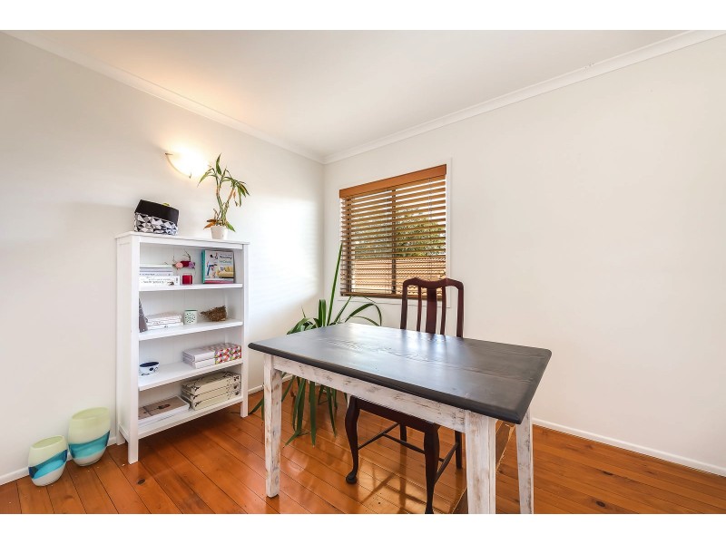 63 Errol Ave, Paradise Point QLD 4216
