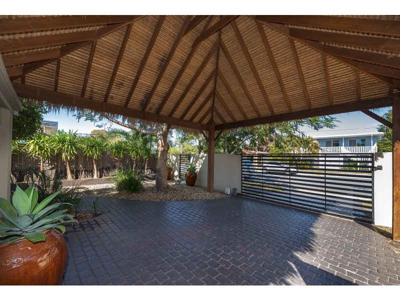 63 Errol Ave, Paradise Point QLD 4216