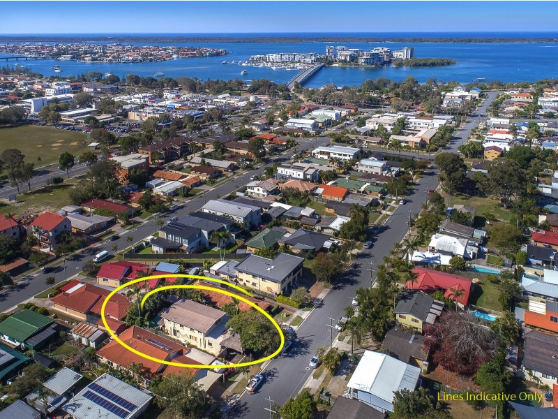 63 Errol Ave, Paradise Point QLD 4216