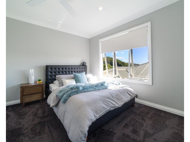 32 Riverbreeze Crescent, Maudsland QLD 4210