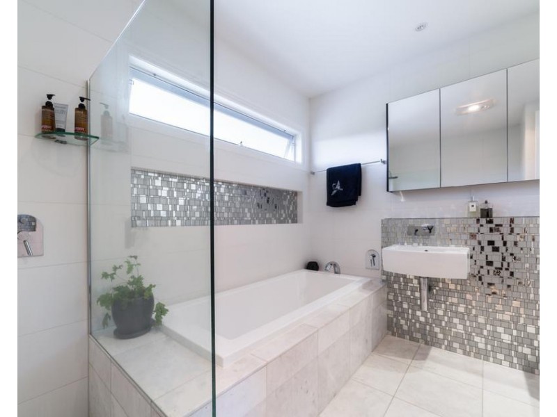 32 Riverbreeze Crescent, Maudsland QLD 4210