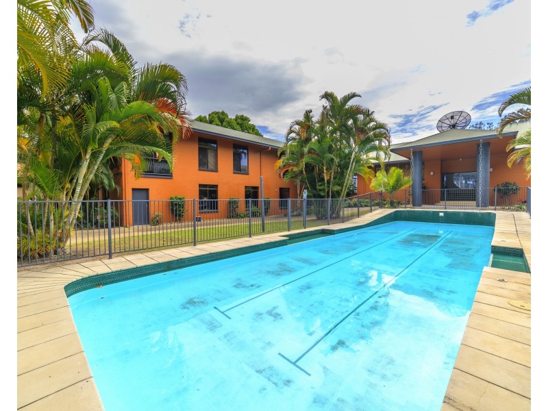 8-16 Riverbend Avenue, Carrara QLD 4211