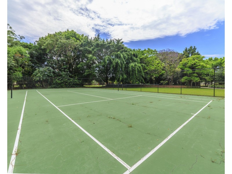 8-16 Riverbend Avenue, Carrara QLD 4211