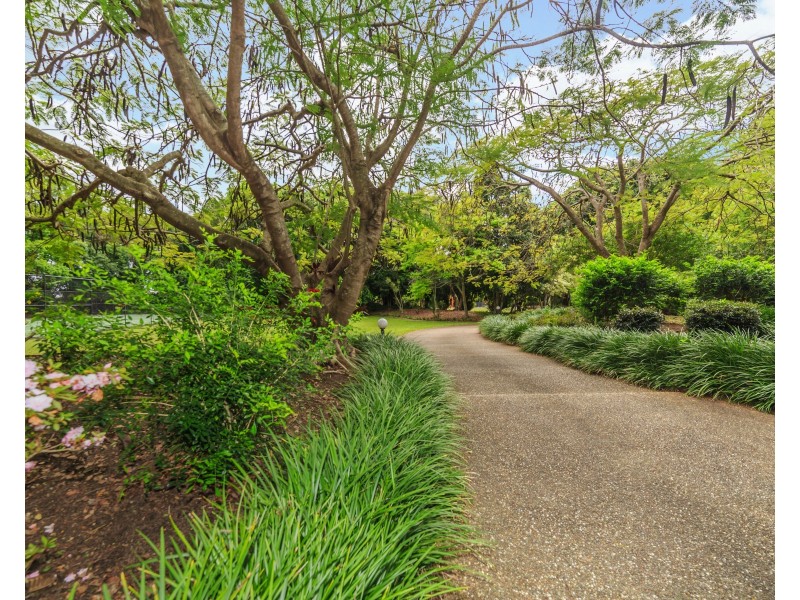 8-16 Riverbend Avenue, Carrara QLD 4211