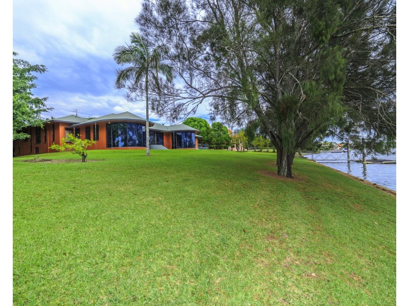 8-16 Riverbend Avenue, Carrara QLD 4211