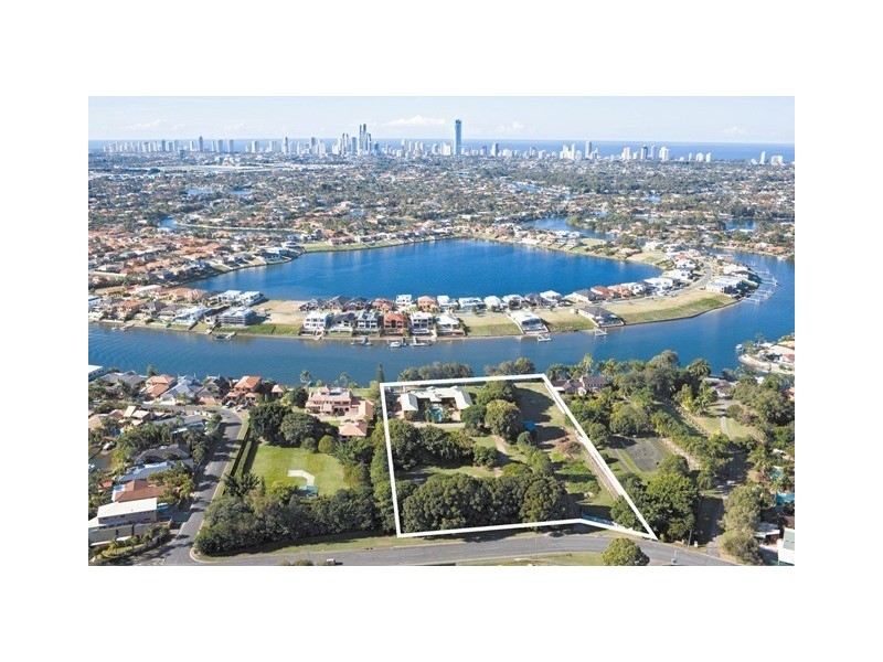 8-16 Riverbend Avenue, Carrara QLD 4211