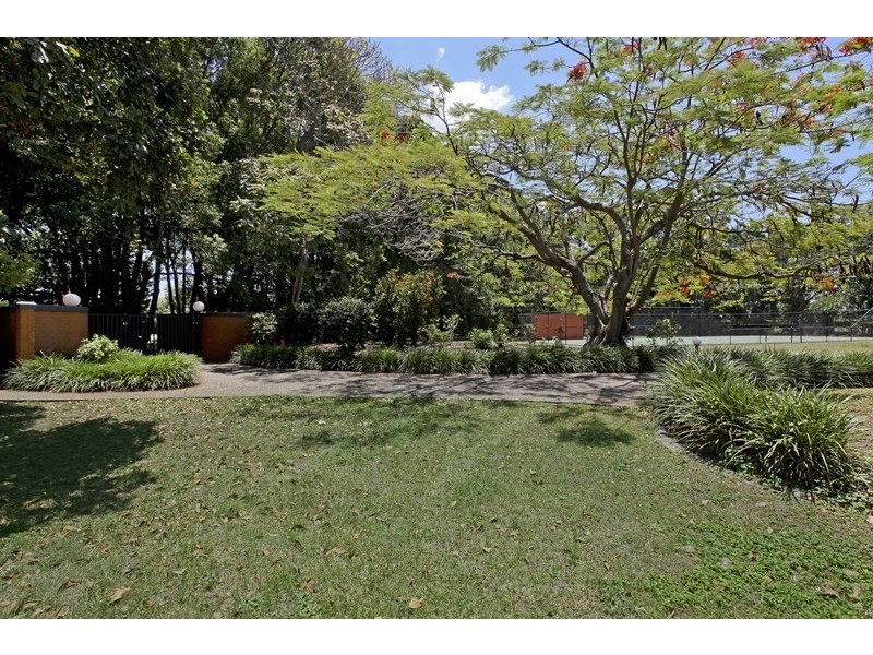 8-16 Riverbend Avenue, Carrara QLD 4211