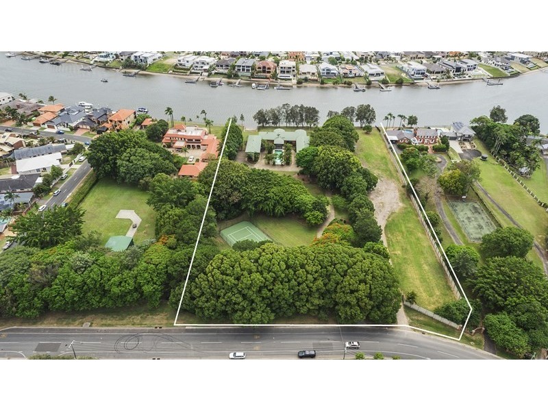 8-16 Riverbend Avenue, Carrara QLD 4211