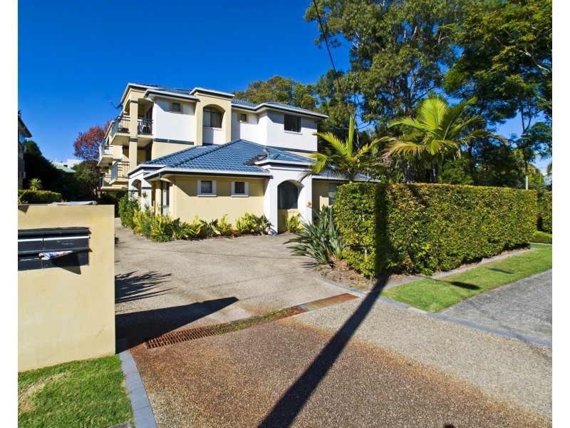 1/129 Muir Street, Labrador QLD 4215