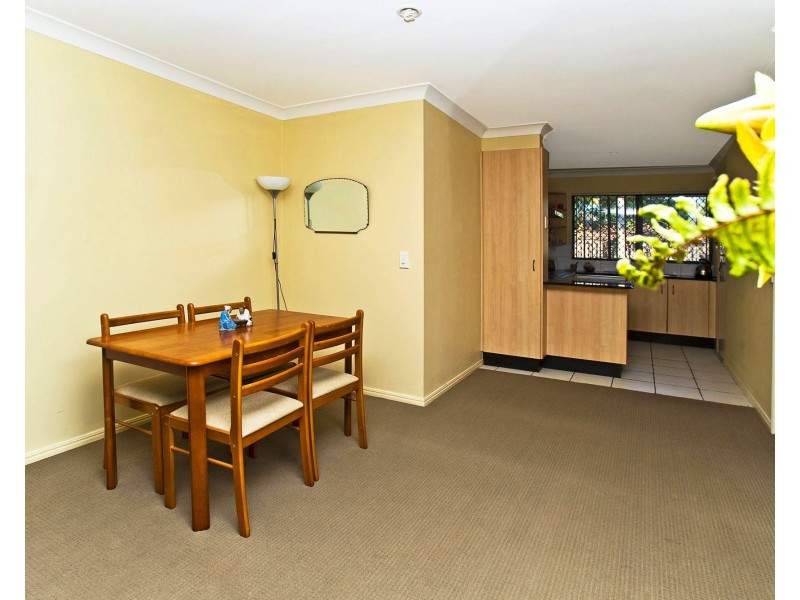 1/129 Muir Street, Labrador QLD 4215