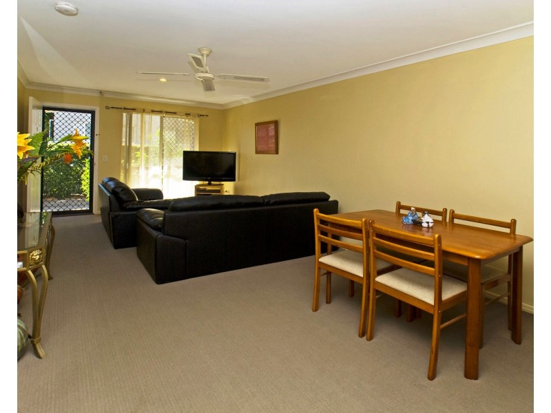 1/129 Muir Street, Labrador QLD 4215