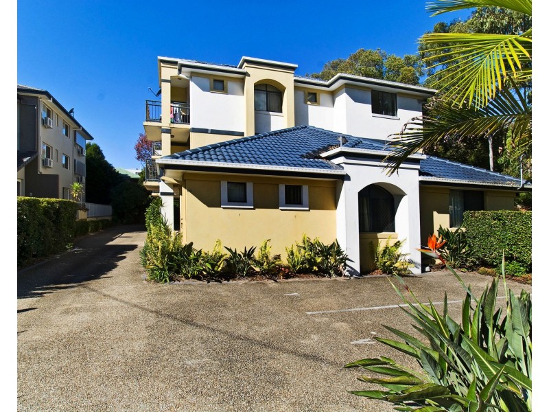 1/129 Muir Street, Labrador QLD 4215