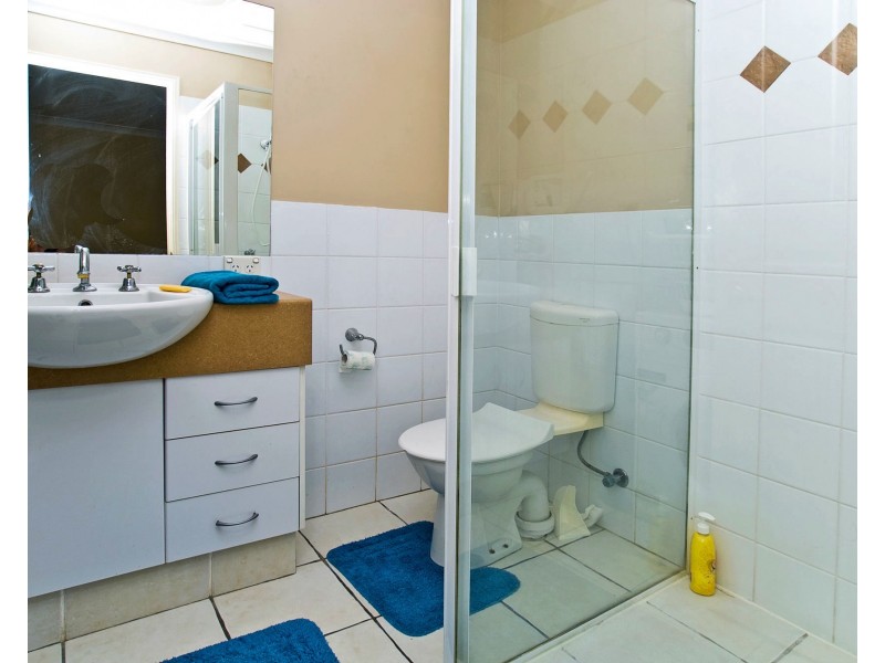 1/129 Muir Street, Labrador QLD 4215