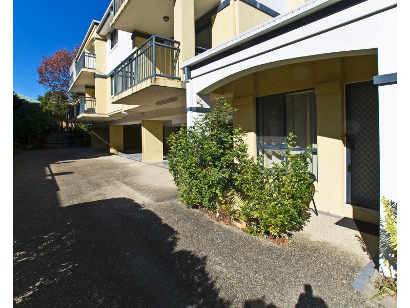 1/129 Muir Street, Labrador QLD 4215