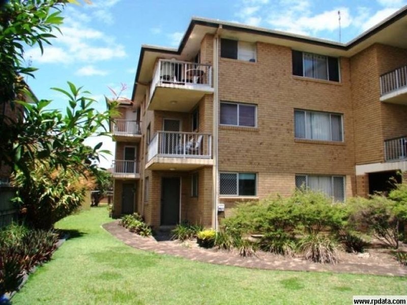 2/24 Madang Crescent, Runaway Bay QLD 4216