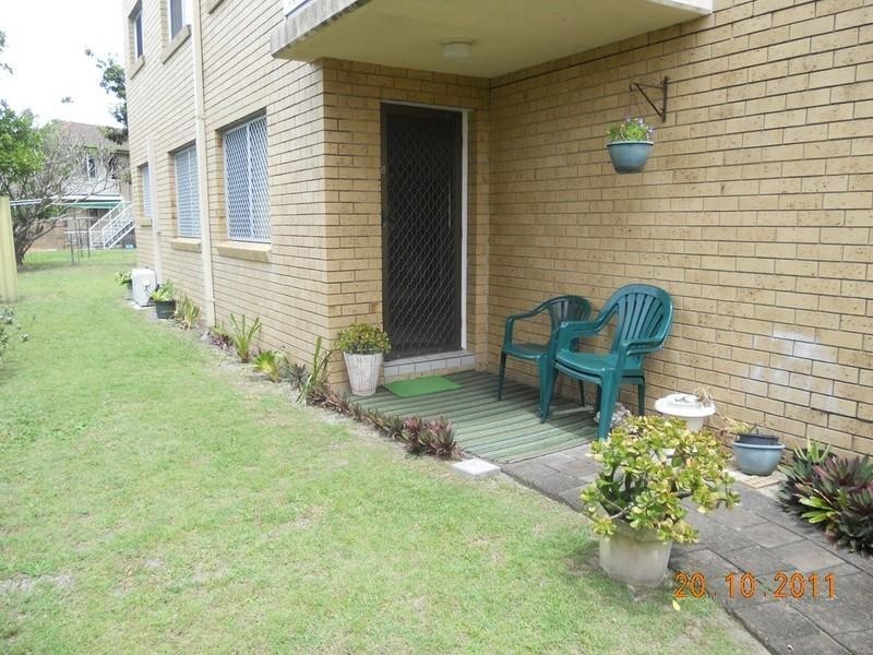 2/24 Madang Crescent, Runaway Bay QLD 4216