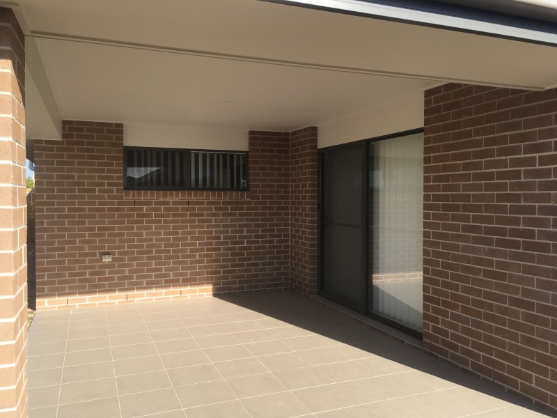 1/4 Mangano Ct, Yarrabilba QLD 4207