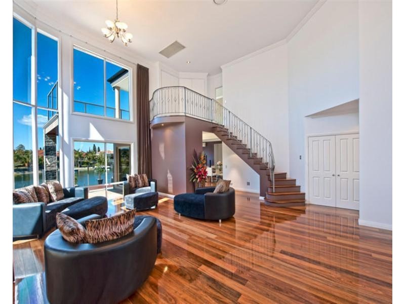 60 Edinburgh Road, Benowa QLD 4217