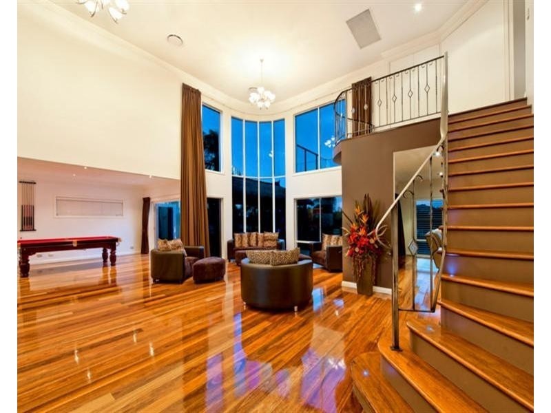 60 Edinburgh Road, Benowa QLD 4217