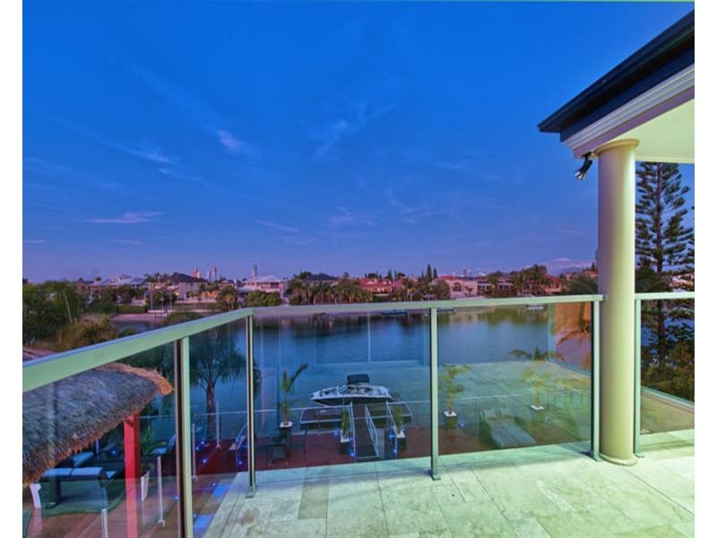 60 Edinburgh Road, Benowa QLD 4217