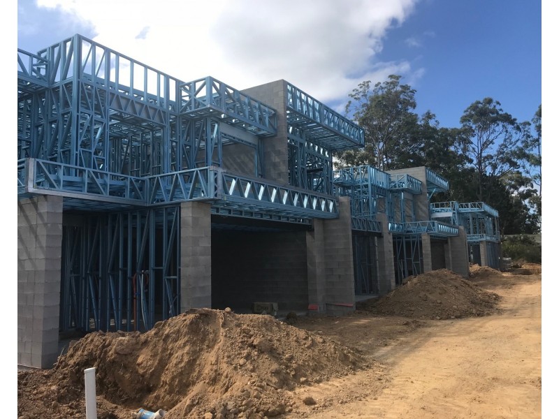 8/206 Cotlew Street, Ashmore QLD 4214